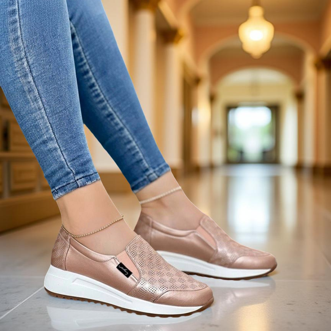 NUEVOS TENIS MOCASÍN CONFORT · ESTILO QUE CAMINA CONTIGO